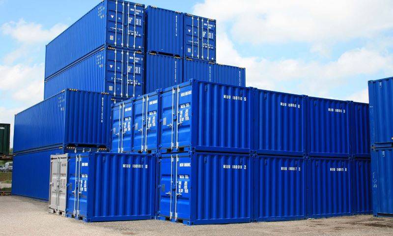 container khô 40 feet chở nước giải khát