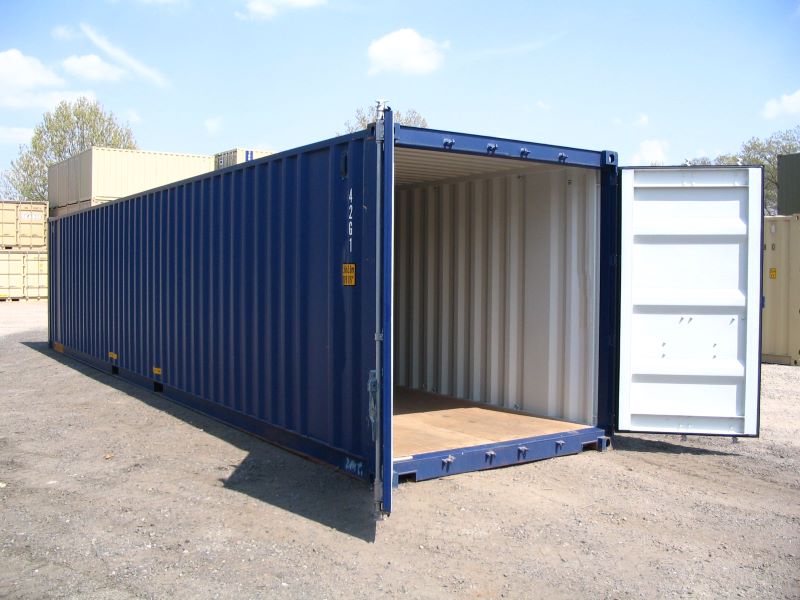 container khô 40 feet chở nước giải khát