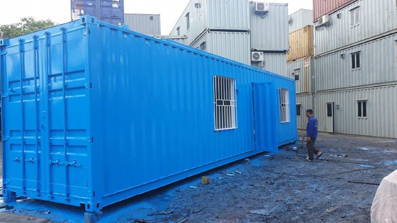 container văn phòng 40 feet làm quán cafe