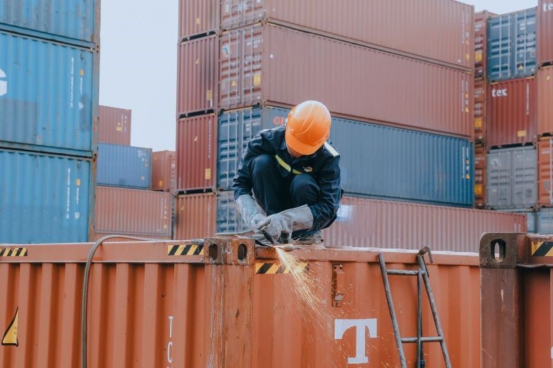 Sửa chữa container văn phòng