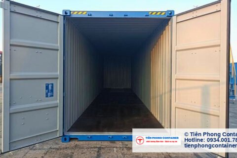 Bên trong container kho mở cửa, sàn khô ráo, phù hợp lưu trữ hồ sơ chống ẩm