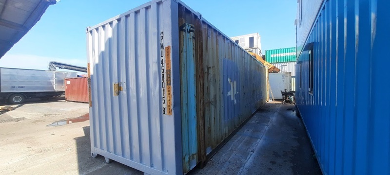 đóng hàng trong container khô