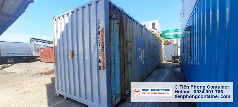 Dong Hang Trong Container Kho 1