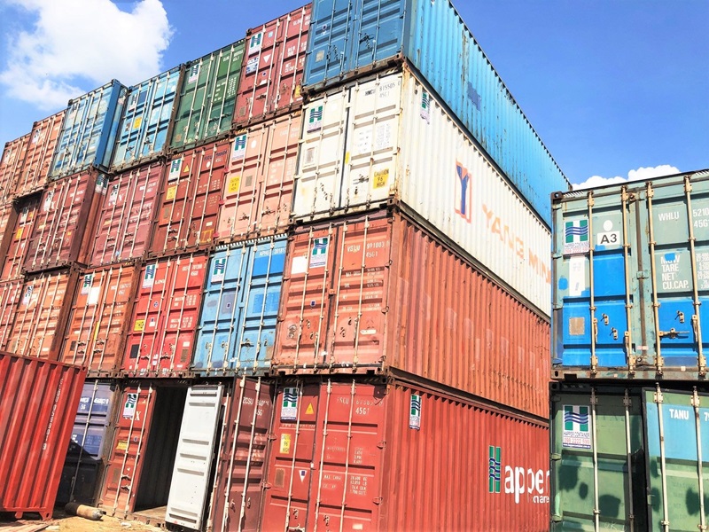 đóng hàng trong container khô