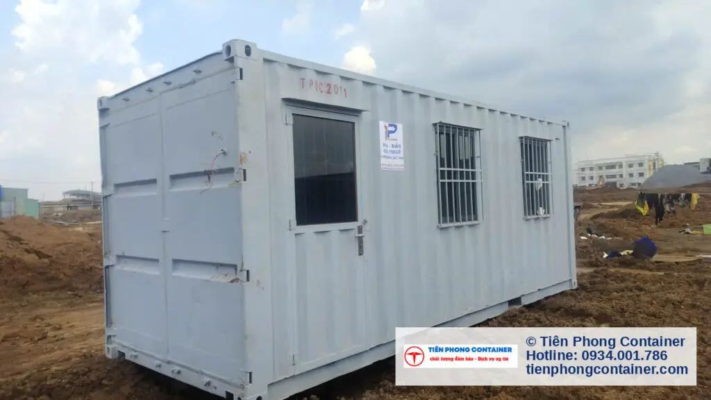 Container văn phòng 20ft cửa đôi phía sau và cửa sổ có khung bảo vệ tại Sân bay Long Thành