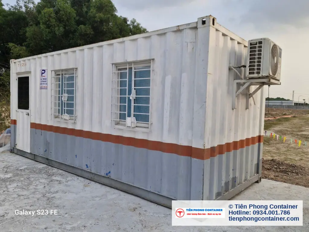 Container văn phòng 20ft sơn trắng xám đã hoán cải hoàn thiện tại KCN Sóng Thần 3