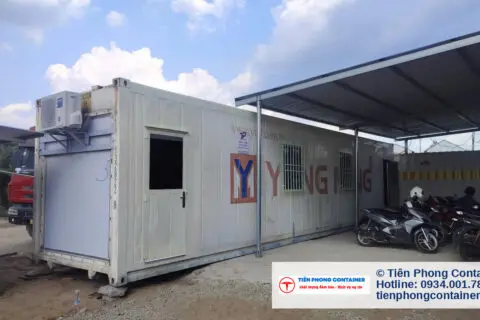 Container văn phòng 40ft có mái hiên che và máy lạnh treo ngoài tại Thủ Đức