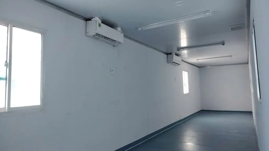 Cửa đôi ở đầu container văn phòng 40ft tại Bình Hòa