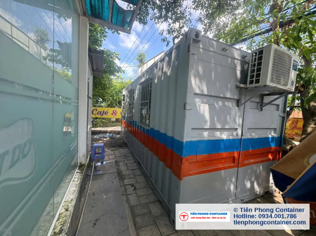 Máy lạnh treo trên container văn phòng 20ft tại khu hẻm Trường Thạnh Quận 9